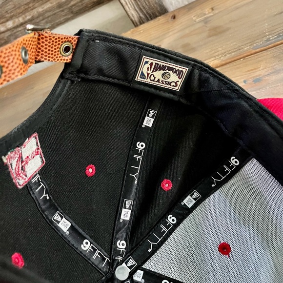 New Era Miami Heat Strap Back Hat - Picture 10 of 11